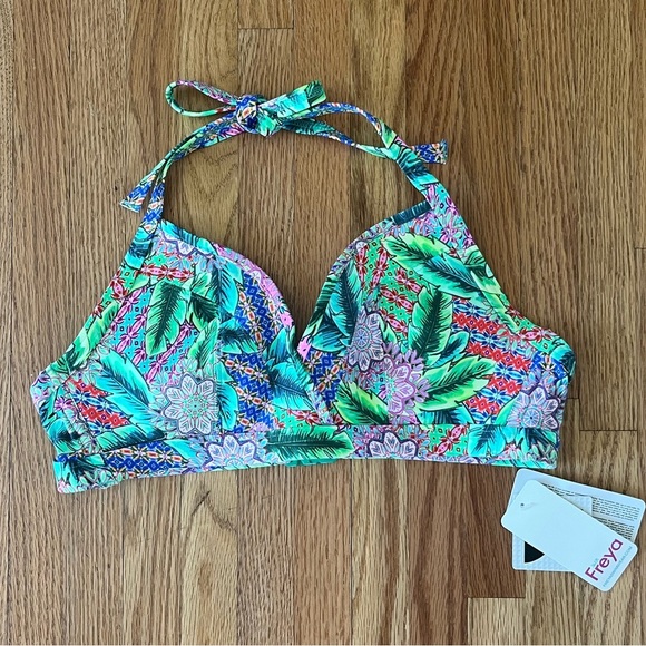 Women’s Wireless Triangle Bikini Top 34C - Picture 4 of 5